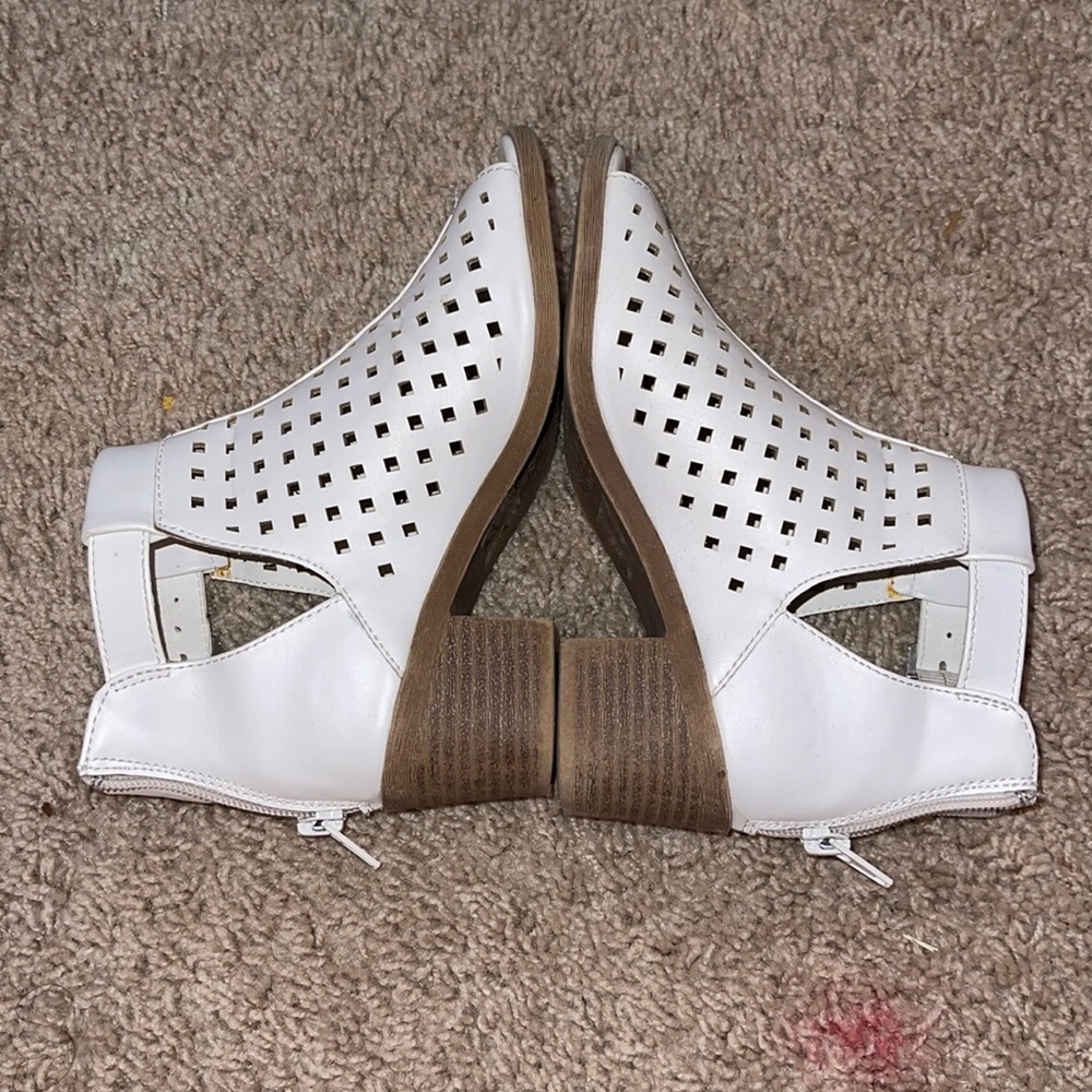 Dress shoes